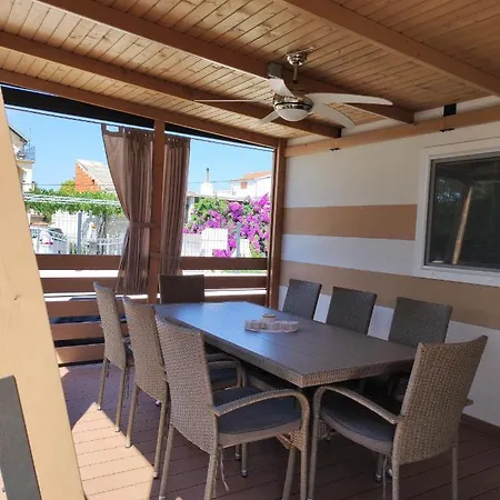 Apartment Mobile Homes King, Camp Dida *