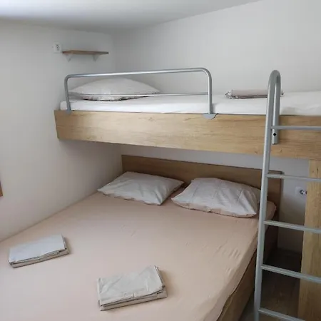 Apartment Mobile Homes King, Camp Dida